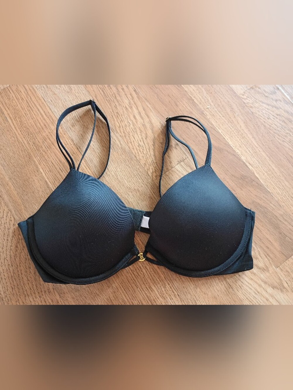 Victoria's Secret Very Sexy Black Padded Push-up Bra 34C- Excellent Condition